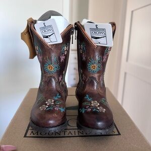 Brown Floral Embroidered Cowboy Boots